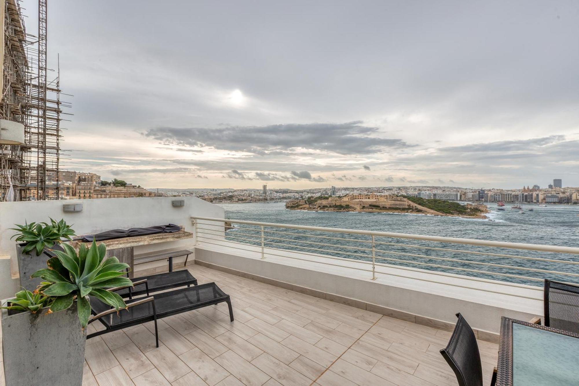 49/3 Seafront Duplex Penthouse In Valletta Eksteriør billede